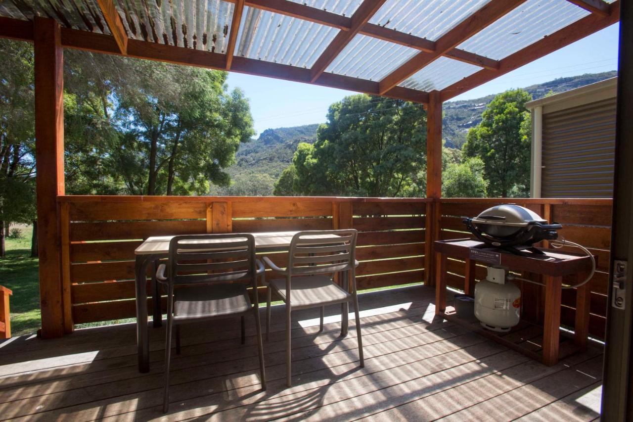 Halls Gap Lakeside Tourist Park Hotel ภายนอก รูปภาพ