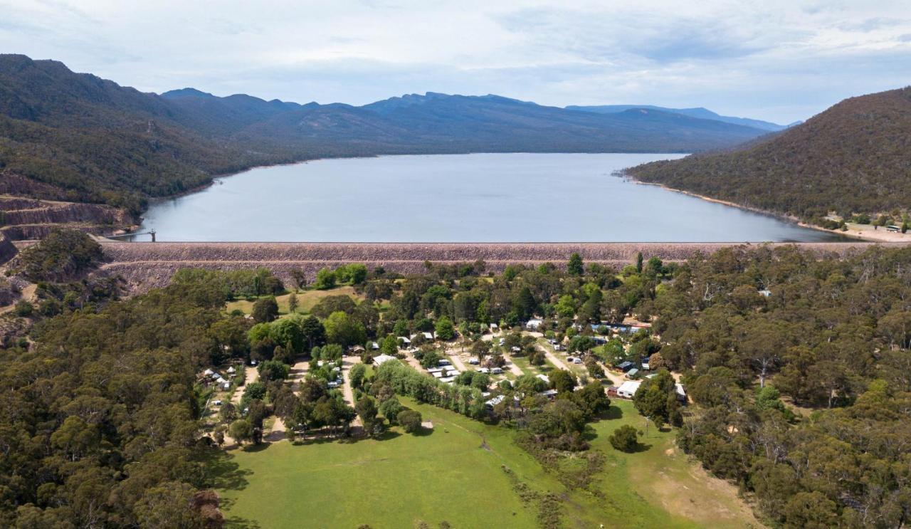 Halls Gap Lakeside Tourist Park Hotel ภายนอก รูปภาพ